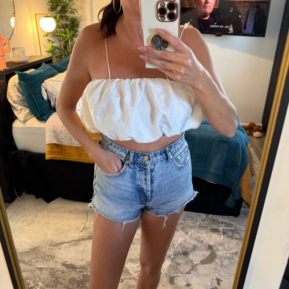 💕 White Ruffle Spaghetti Strap Crop Top - MEDIUM